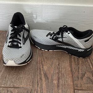 Women’s Brooks Running Shoes